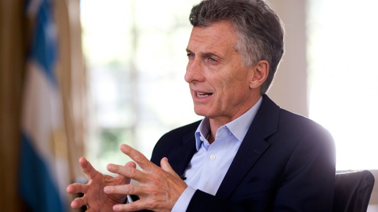 Macri presenta